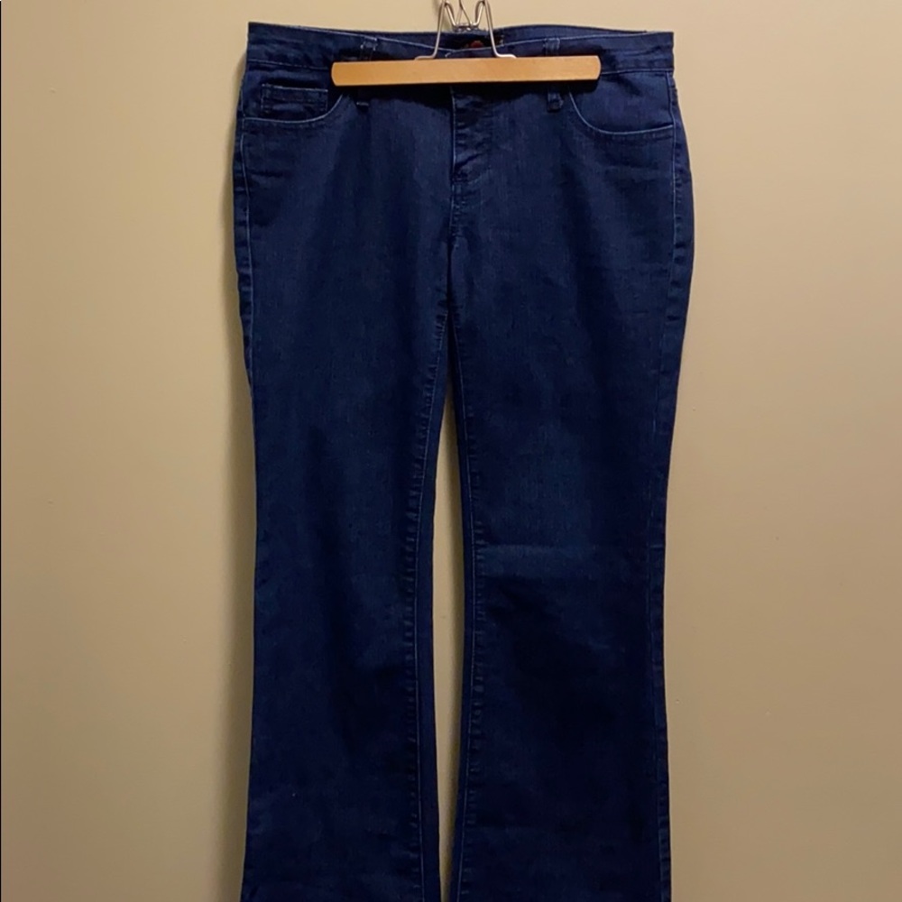 ✨NEW✨FOREVER 21 DARK BLUE JEANS FLARED